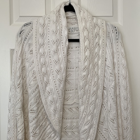 Cabi White Circle Sweater - Picture 2 of 8